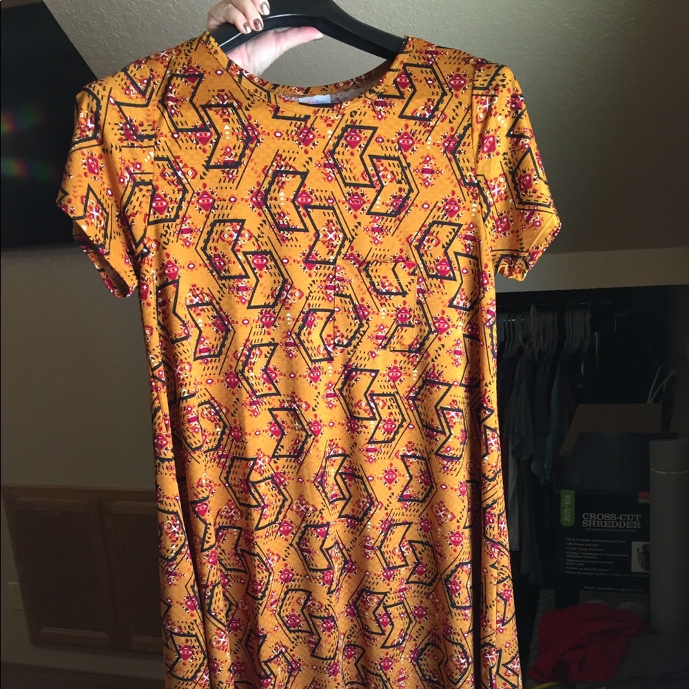 Lularoe Arrows Carly XL-Like New